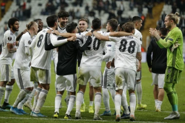 Problemi u Bešiktašu: Osmoro ljudi zaraženo je koronavirusom