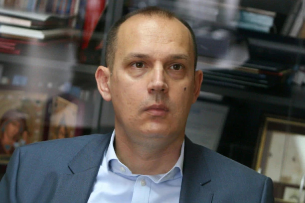 PRVE DOZE VAKCINE PROTIV KORONE U SRBIJU STIŽU VEĆ U PONEDELJAK: Evo ko će ih prvi primiti!