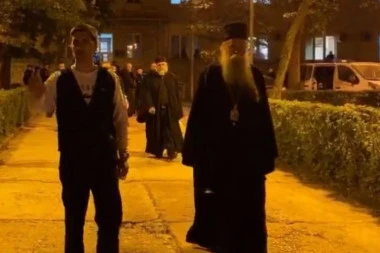 Prvi snimci sa slobode vladike Joanikija i 8 sveštenika