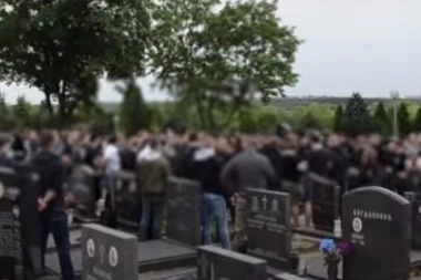 (VIDEO) Emotivni oproštaj "Grobara" od legendarnog navijača Partizana: 40 dana bez našeg Miše