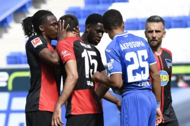 Da li će Bojata biti kažnjen što je poljubio Grujića?