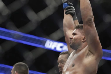 Najtužnija borba u istoriji UFC: Prvo su se tukli bez milosti, a onda su na kraju krvavi oplakivali ubijenu devojčicu!