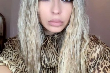 (FOTO) Nikada ga nije pokazivala javno a sada je jasno i zašto: Vanja Mijatović proslavila godišnjicu sa svojim dečkom, zaledićete se kako izgleda!