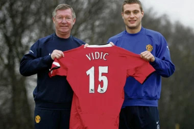 (VIDEO) Novi hvalospevi navijača Junajteda o svom bivšem kapitenu: Van Dajk je moderni defanzivac a Vidić je armijski general