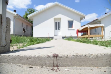 Detalji horora u Opovu: Krvnički pretukao suprugu, pa hteo da zakolje sina (9)! U tom trenutku je u kuću ušao rođak i pucao