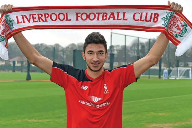 (FOTO) NAPUSTIO LIVERPUL: Grujić POTPISAO i igraće u Ligi šampiona!