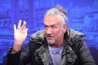 (VIDEO) Srednji prst umesto humanitarne pomoći! Maca ispričao poučan vic o Sulji i Muji