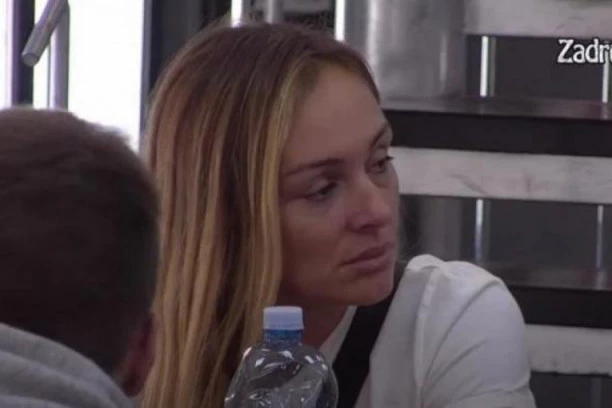 Nju do sada niko nije video: Anabela pored Aide, ima i sestru Romanelu, evo kako izgleda!