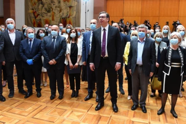 Sećam se kada sam sina doveo u bolnicu! Vučić prvi put progovorio o trenutku kada je Danilo ostao u rukama lekara