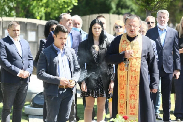 Četiri godine od smrti Bate Živojinovića: Poslednja želja legendarnog glumca biće tek sada ispunjena!