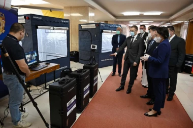 "Želimo dalje da gradimo prijateljstvo": Kineska kompanija donirala zaštitnu opremu srpskoj policiji