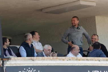 BEZ ZAŠTITE! Fudbal se vratio u Humsku: Crno-beli gde su vam maske?