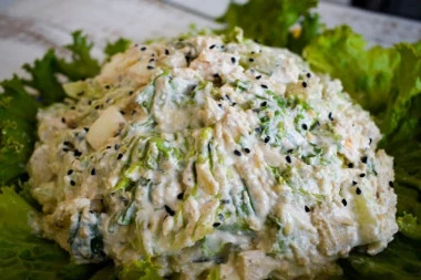 NIKAD BRŽE DO GASTRONOMSKOG ORGAZMA: Pileća salata koju možete spremiti za manje od 15 minuta!