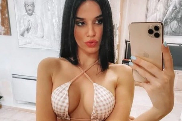 (FOTO) Najse*si hrvatska navijačica ponovo izaziva: Nema ko je ostao ravnodušan