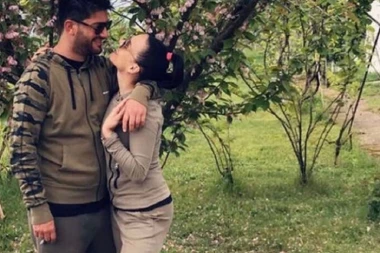 (FOTO) Mirno spavaj, sunce moje! Pevačica se rečima koje kidaju dušu oprostila od dečka koji je izvršio samoubistvo!