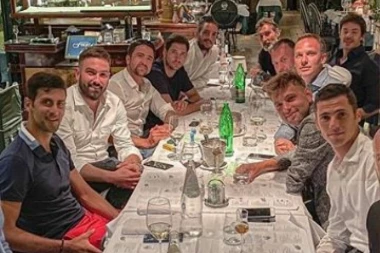 (FOTO) Skupilo se društvo staro: Cepanje u Skadarliji, Tipsarević slavio rođenje sina!