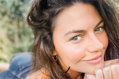 (FOTO) Muškarci, obratite pažnju: Prelepa brineta ostavila slavnog tenisera, ponovo je singl