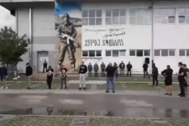 (VIDEO) MURAL HEROJU SA KOŠARA OSVANUO U PADINSKOJ SKELI: Da se ne zaboravi Dragan Marinković!