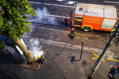 BUKTI POŽAR KOD PALATE SRBIJA: Brojne ekipe vatrogasaca se bore sa vatrenom stihijom!