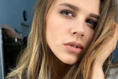 (FOTO,VIDEO) Šta radi ova Ruskinja? Atraktivna brineta je svojim ludim treninzima izludela muškarce