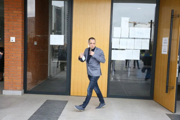 JEZIV ISKAZ: Jelenina tetka uprla prstom u dva člana porodice!