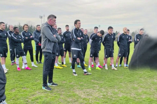 Huligani jači od uprave Partizana: Kukavice, biju vam trenera, a vi sve krijete!