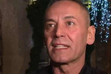 SAŠA VIDIĆ ISPROZIVAO NAŠU POZNATU PEVAČICU: Izgleda kao da je sa ALIEKSPRESA!