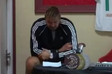 (VIDEO) Alarmantno stanje! Janjušu žena poslala pismo, pozlilo mu dok je čitao: "Je*aću ti mater, čujem da praviš svadbu"!