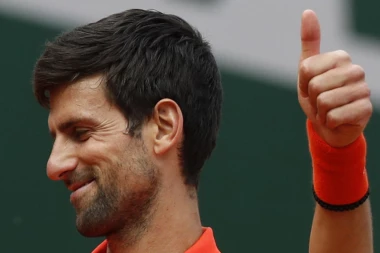 (FOTO) Đoković se pojavio u dresu Milana, pa popio prozivku!