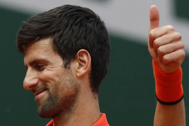 (VIDEO) Nikad objavljen snimak: Evo kako je mali Nole trenirao sa samo 4 godine, reket VEĆI od njega