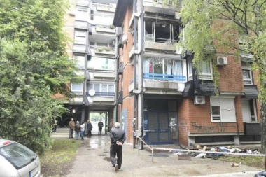 (FOTO) Ista sudbina je snašla: Brata progutala vatra, otac umro od raka pluća, a sada se ona ugušila u požaru u Zemunu