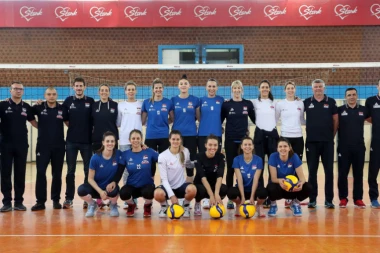 (FOTO) Prvakinje sveta treniraju punom parom: Entuzijazam na Banjici, mlade nade u Ubu bruse formu!