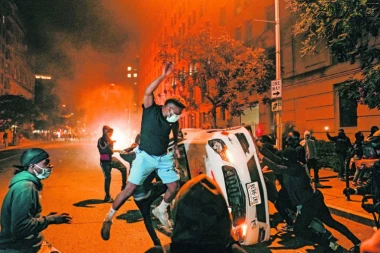 (VIDEO) AMERIKA TEMPIRANA BOMBA! Policija u Atlanti UBILA još jednog nenaoružanog AFROAMERIKANCA: Rasni RAT na pomolu?!