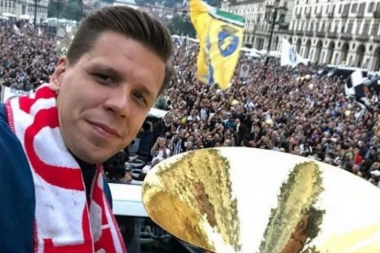 Kao dečak je branio na drvenim golovima i iscepanoj mreži, a sada je među najboljim na svetu