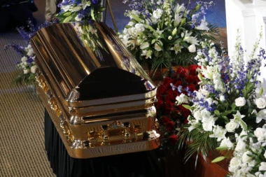 Tragična sudbina koja je promenila svet: Sahranjen Džordž Flojd, žrtva brutalnosti američke policije!