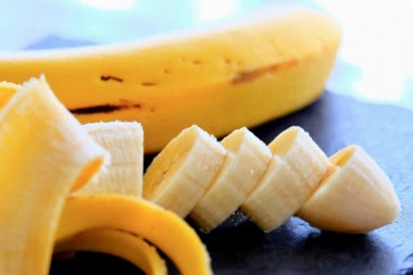 Banana pred spavanje i biće uspešno knjavanje: Iznenadiće vas moći ove čarobne voćke!