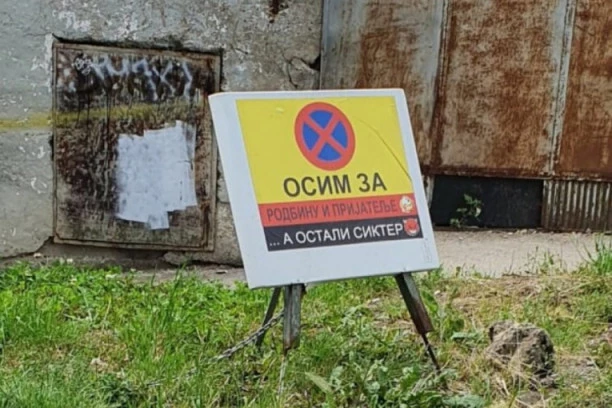 (ŠOK FOTO) Nećete verovati kako je Zemunac obeležio parking!
