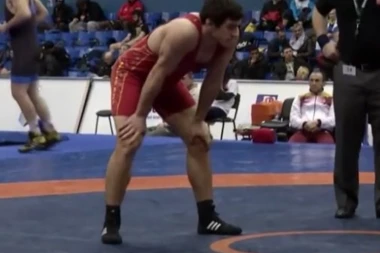 Velika tragedija u Mađarskoj: Reprezentativac preležao koronu, pa umro na treningu!