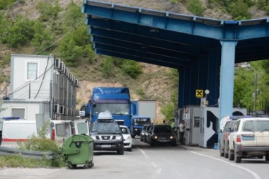 (VIDEO) Putnički saobraćaj se na Jarinju odvija nesmetano, usmene preporuke za samoizolaciju