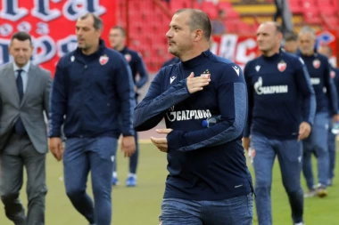 (FOTO) Dekijev kum, ljubimac "Delija" bodri svoju Zvezdu!