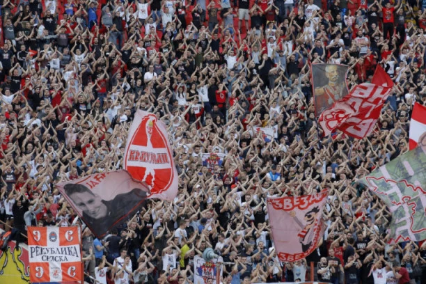 PRŠTALO NA SVE STRANE: Zvezda bolja od Partizana u derbiju začelja!