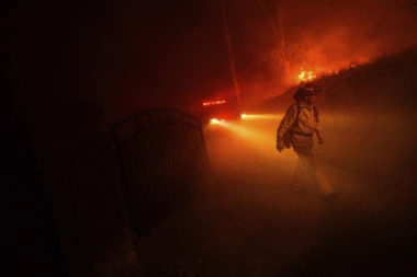 Požari u Kaliforniji se stišali zbog nižih temperatura