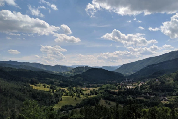 OVE GODINE LETOVANJA SAMO ZA ONE SA DUBOKIM DŽEPOVIMA: Evo zašto su domaći ugostitelji postavili paprene cene