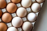 ZA PAR MINUTA: Izbelite žuta jaja uz samo JEDAN sastojak!