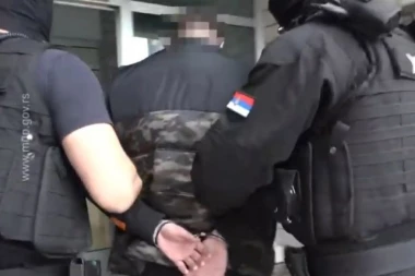 Uhapšen napadač iz Rakovice: Osumnjičen da je mladiću zabio nož u vrat!