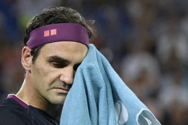 ČAK NI ON NIJE OPTIMISTIČAN: Teško da će se Federer vratiti!