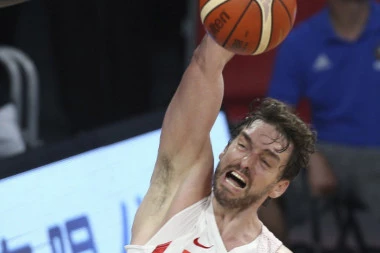 Gasol: Želim da igram još jednu sezonu - Lejkersi ili Barsa