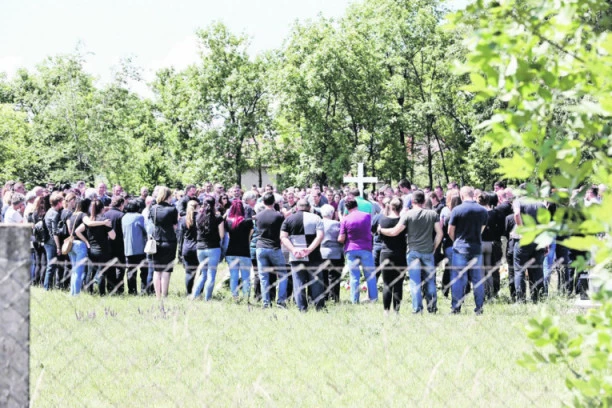 Skandal na ispraćaju stradalog dvogodišnjaka: Pop odbio da sahrani malog Filipa!