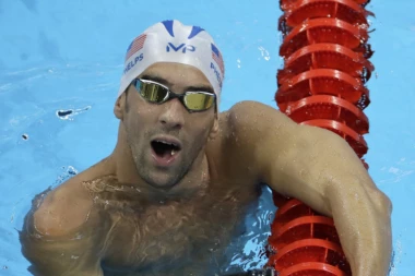 POKRAO ČAVIĆA, PA PROPAO KO ŽETON: Ni majka rođena ne bi prepoznala čuvenog sportistu! (VIDEO)