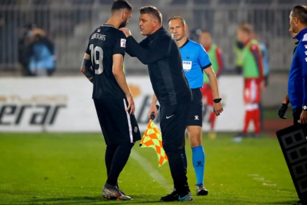 NE VALJA U HUMSKOJ: Šćekić IZNENADIO "Grobare"!